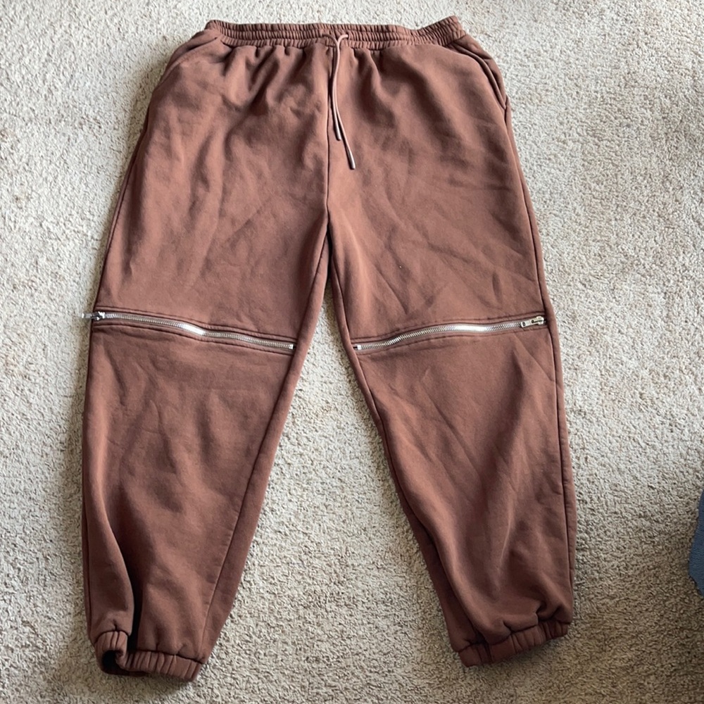 Soft with decorative zipper sweat pants